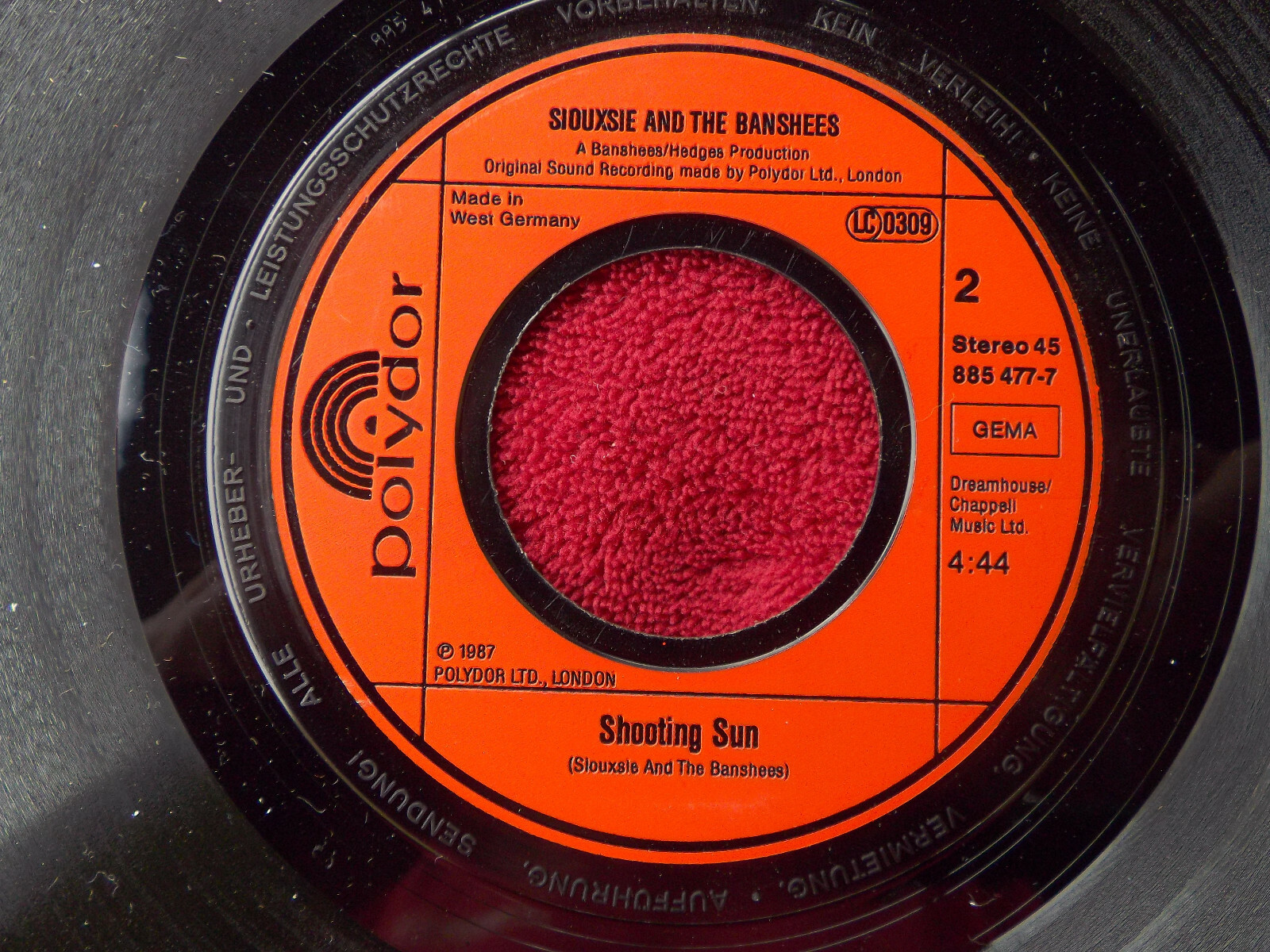 Siouxsie and the Banshees – This wheel´s on fire / Shooting sun (7″-Single, 45 U/min, Polydor, 1987), Bild 2