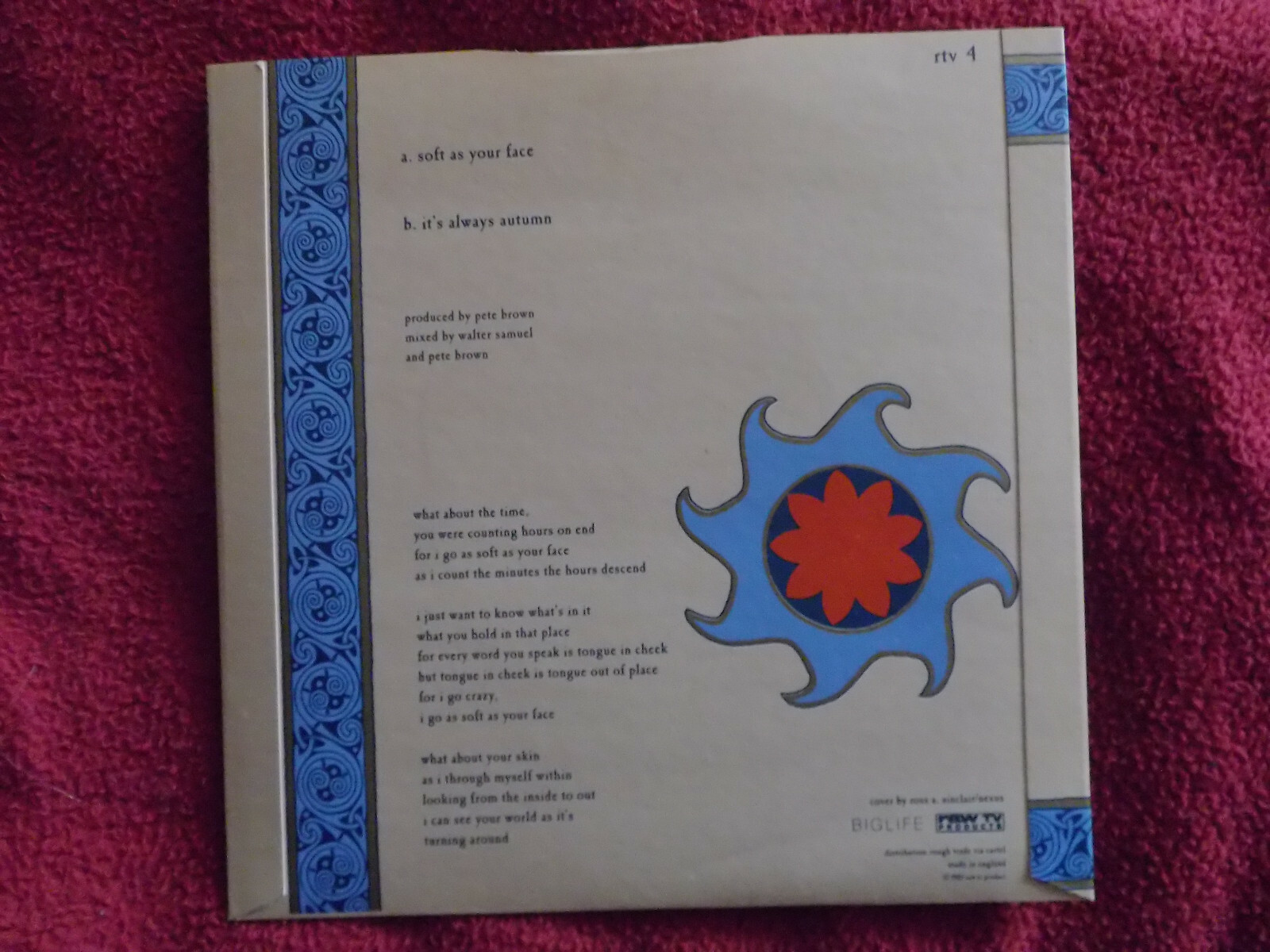 The Soup Dragons – Soft as your face / It´s always autumn (7″-Single), Bild 2