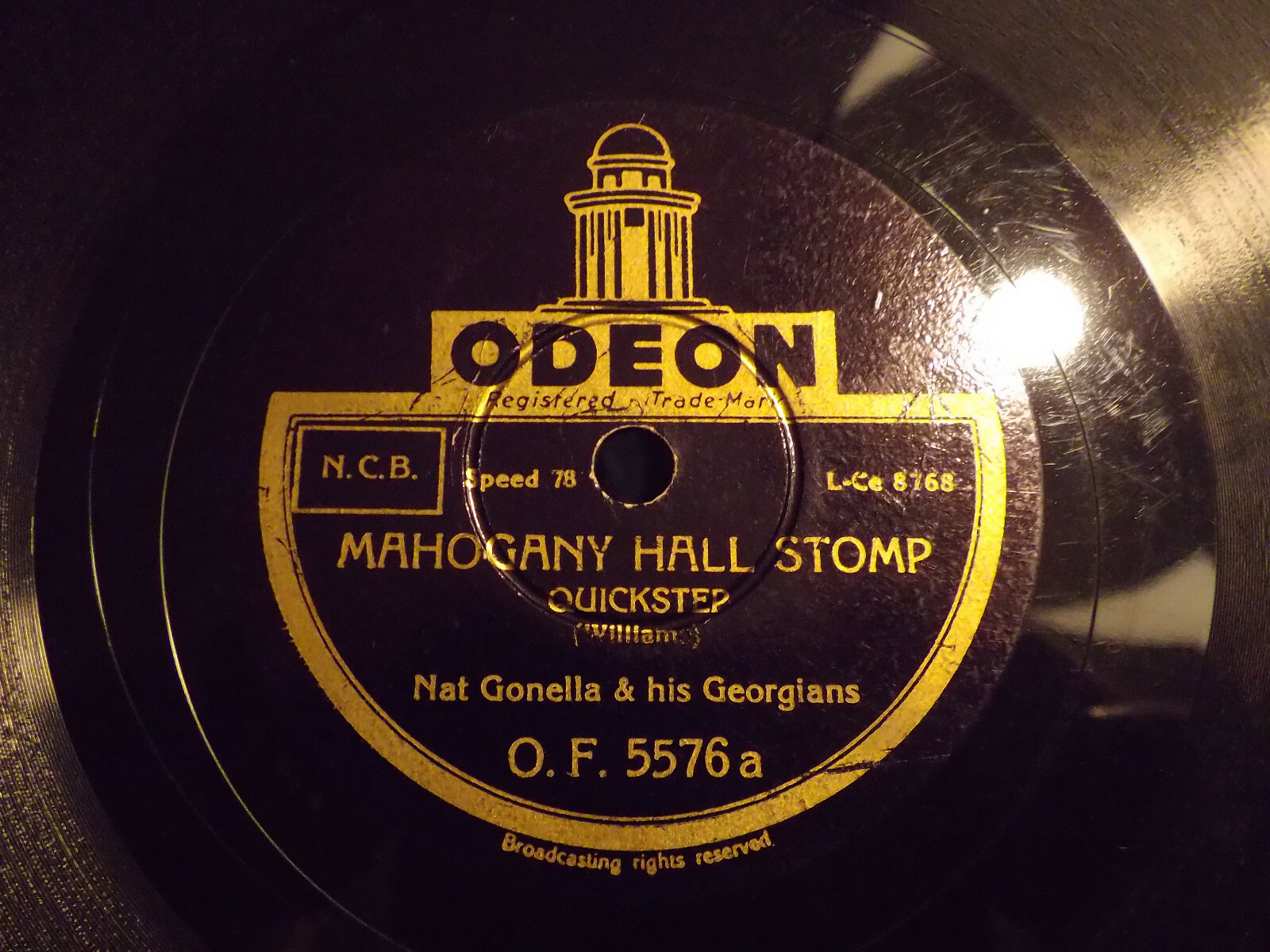 Nat Gonella & his Georgians – Mahogany Hall Stomp / Someday Sweetheart (Odeon, Schellack)