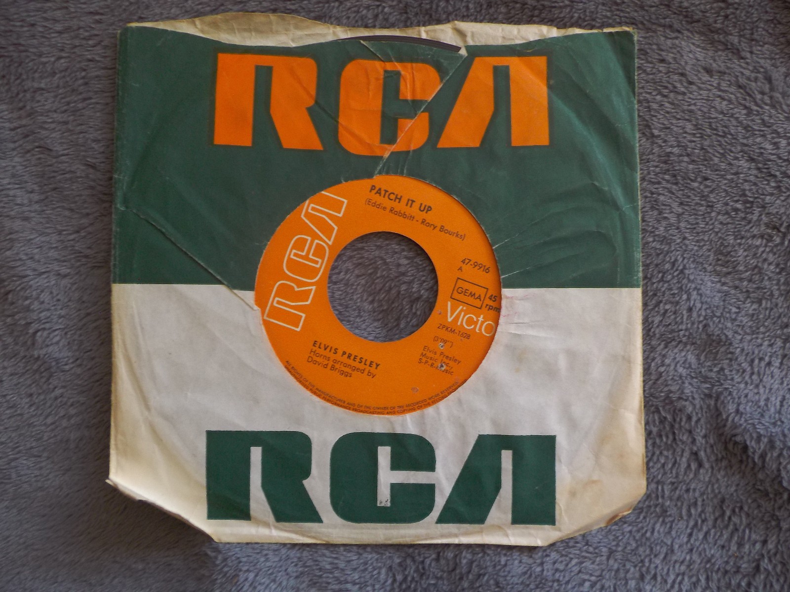 Elvis Presley – You don´t have to say you love me / Patch it up | RCA Records 47-9916