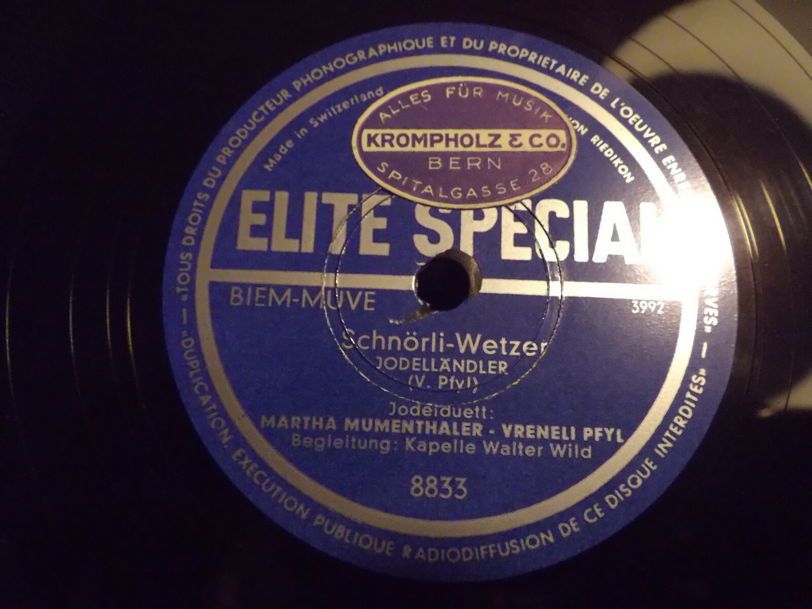 Martha Mumenthaler & Vreneli Pfyl – Zwüsche Thun und Bärn / Schnörli-Wetzer (Schellack, 78 U/min), Bild 2