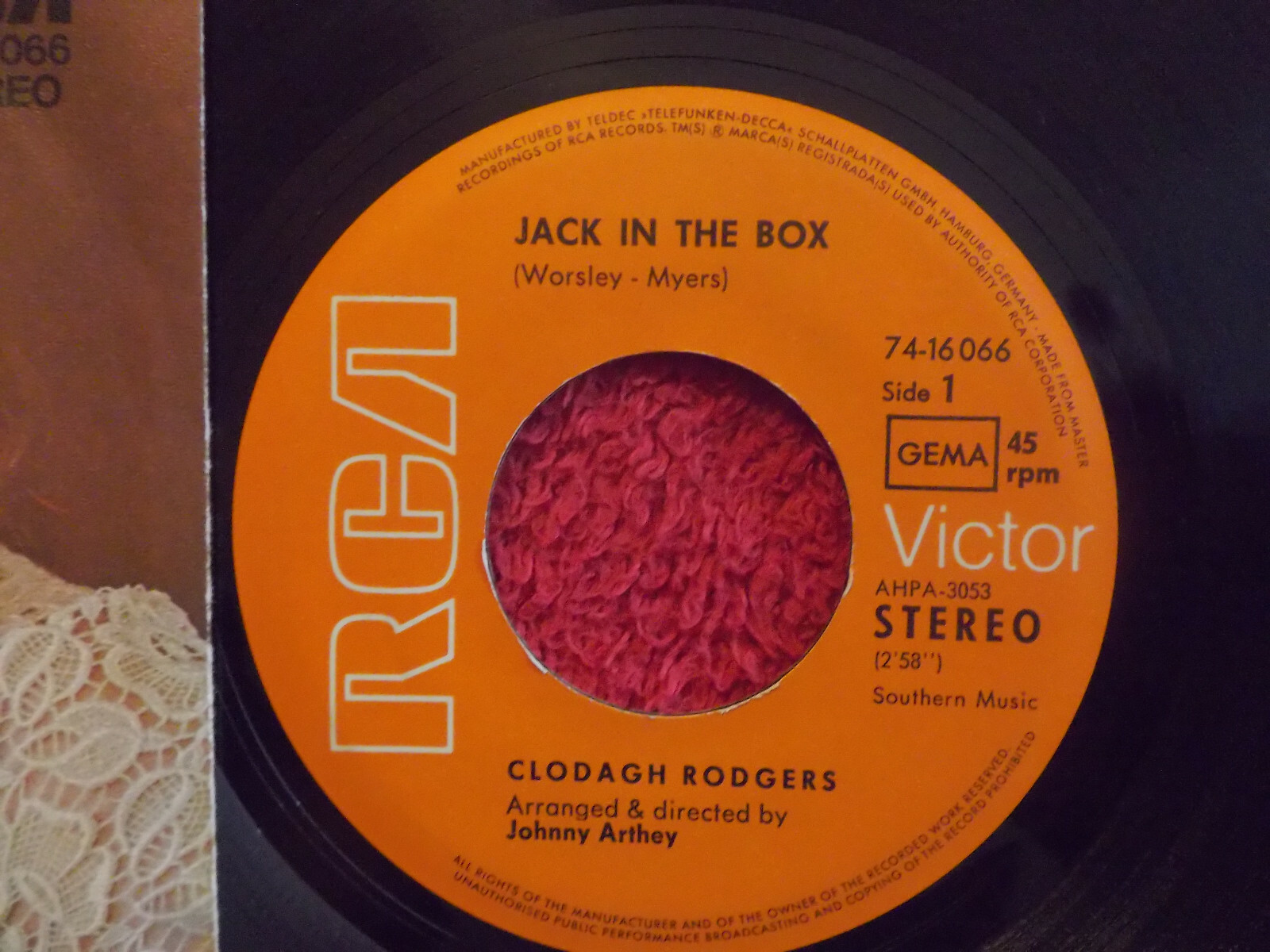 Clodagh Rodgers – Jack in the Box / Someone to Love Me (deutsche 7-Inch-Single), Bild 2