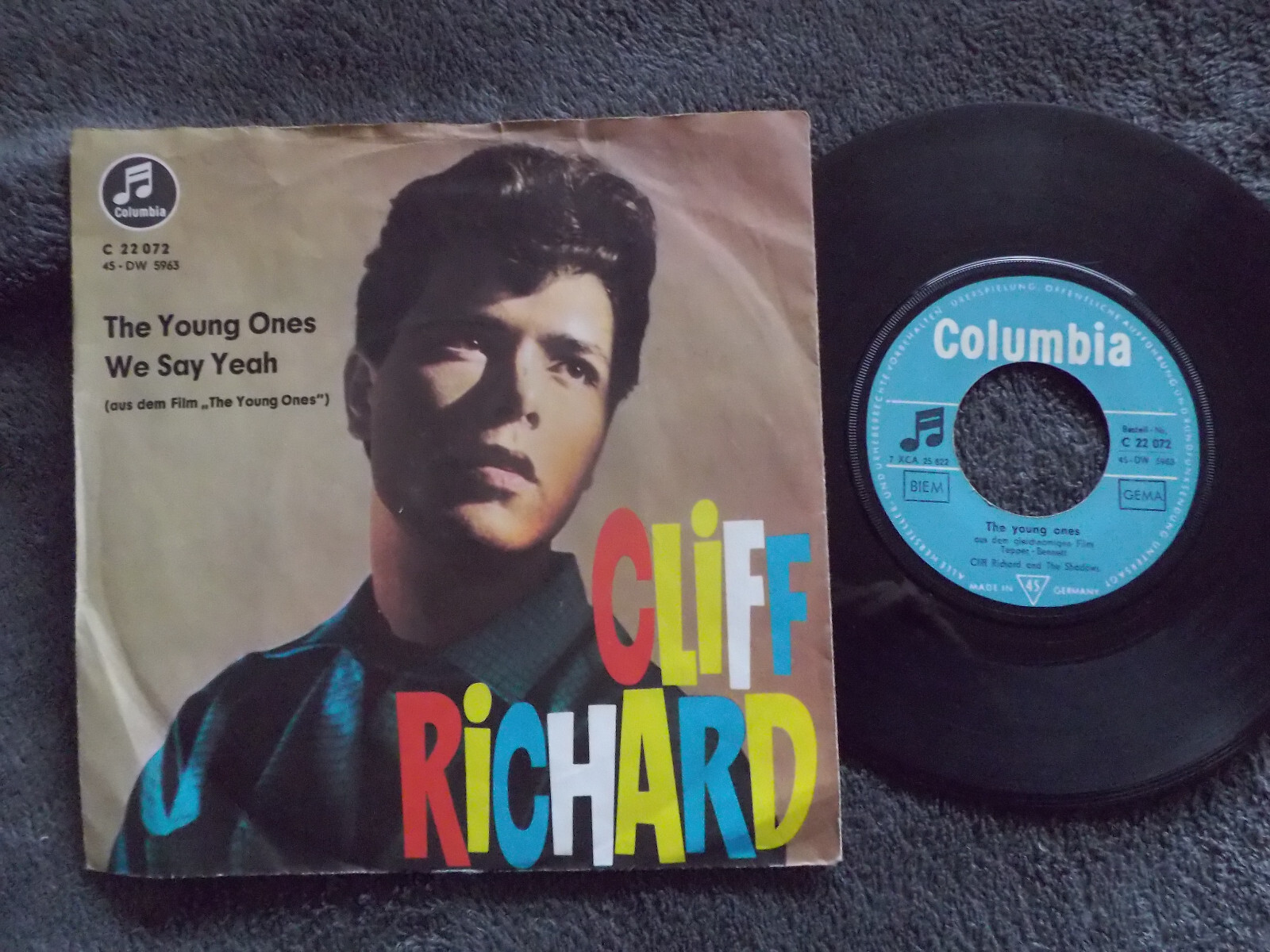 Cliff Richard – The Young Ones / We Say Yeah · Columbia Single