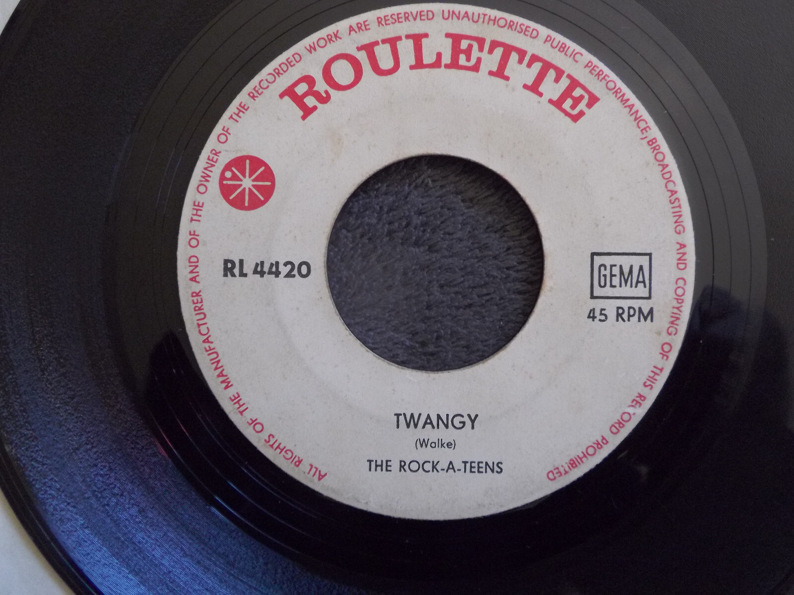 The Rock-A-Teens – Woo Hoo / Twangy (Roulette Records, RL 4420), Bild 2
