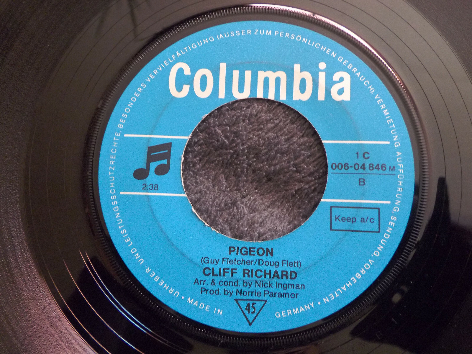 Cliff Richard – Flying Machine / Pigeon (Columbia Records, 7″-Single), Bild 3