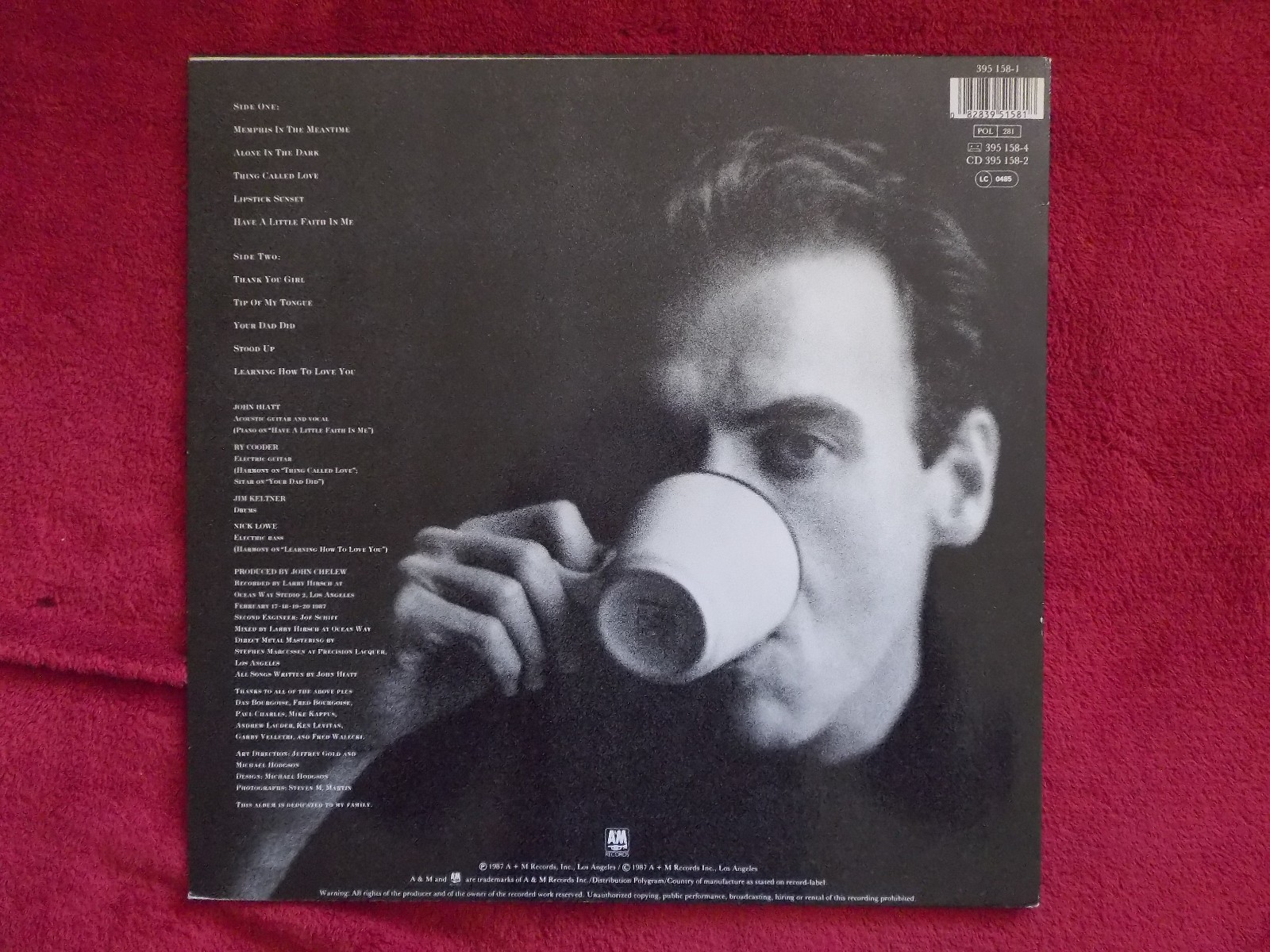 John Hiatt – Bring The Family | A&M Records 395 158-1, LP (1987), Bild 4