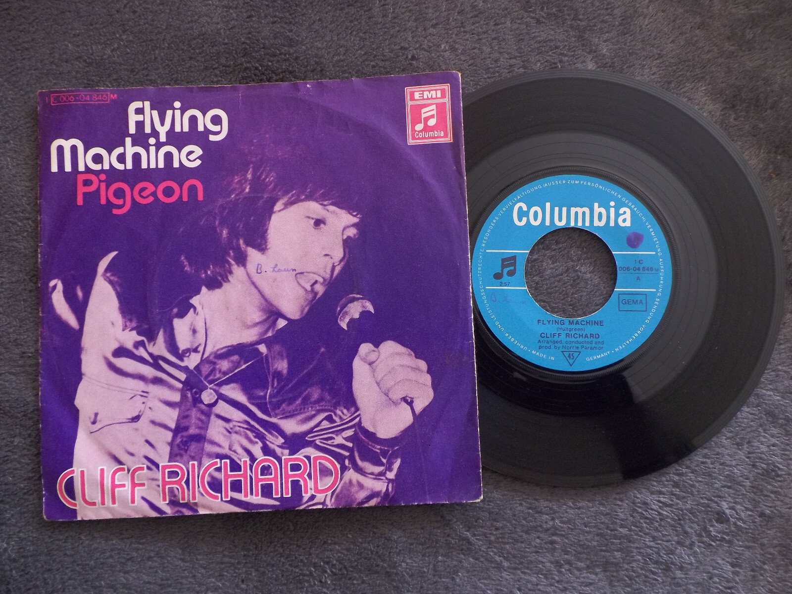 Cliff Richard – Flying Machine / Pigeon | Columbia 7″-Single