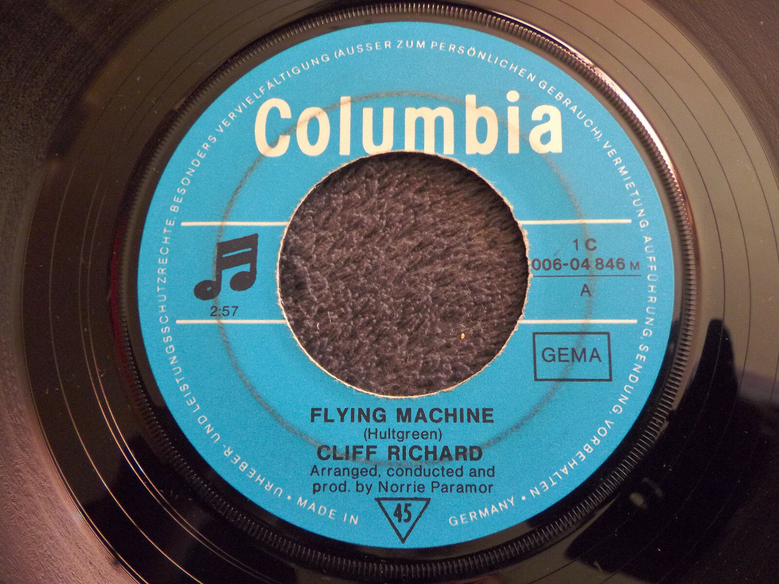 Cliff Richard – Flying Machine / Pigeon (Columbia Records, 7″-Single), Bild 2