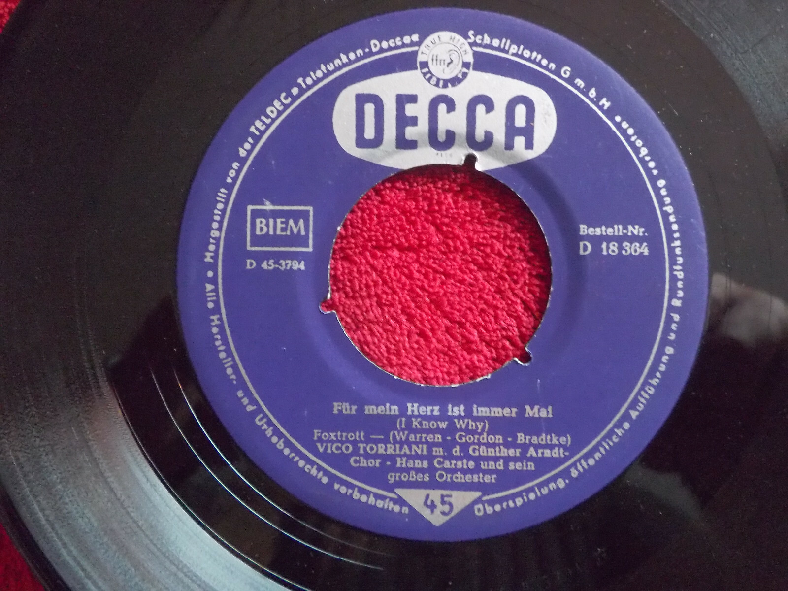 Vico Torriani – Für mein Herz ist immer Mai / Wenn im Tal die Glocken läuten (Decca, D 18 364)