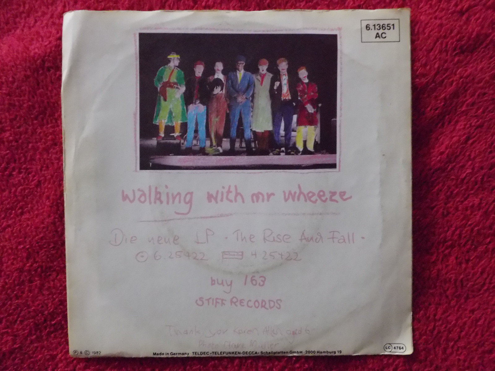 Madness – Our house / Walking with Mr. Wheeze (7″ Single, Stiff Records, 1982), Bild 2