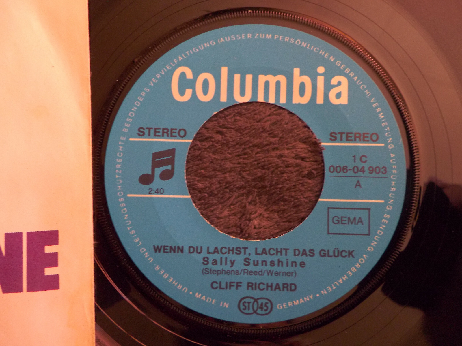 Cliff Richard – Wenn du lachst, lacht das Glück / Sally Sunshine / Kleine Taube (7″-Single, 1973), Bild 2
