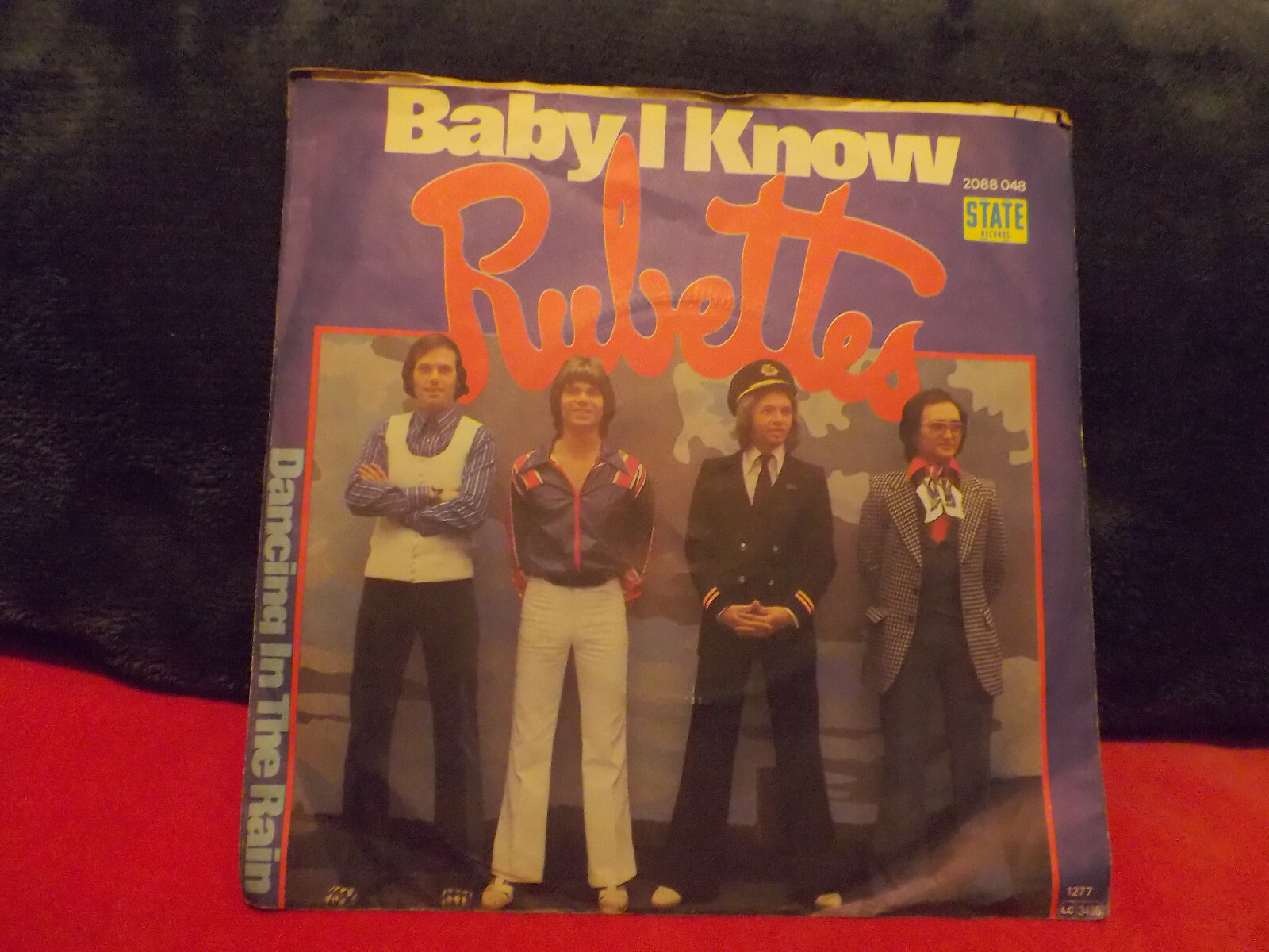 The Rubettes – Baby I know / Dancing in the rain (Single, 1977), Bild 2