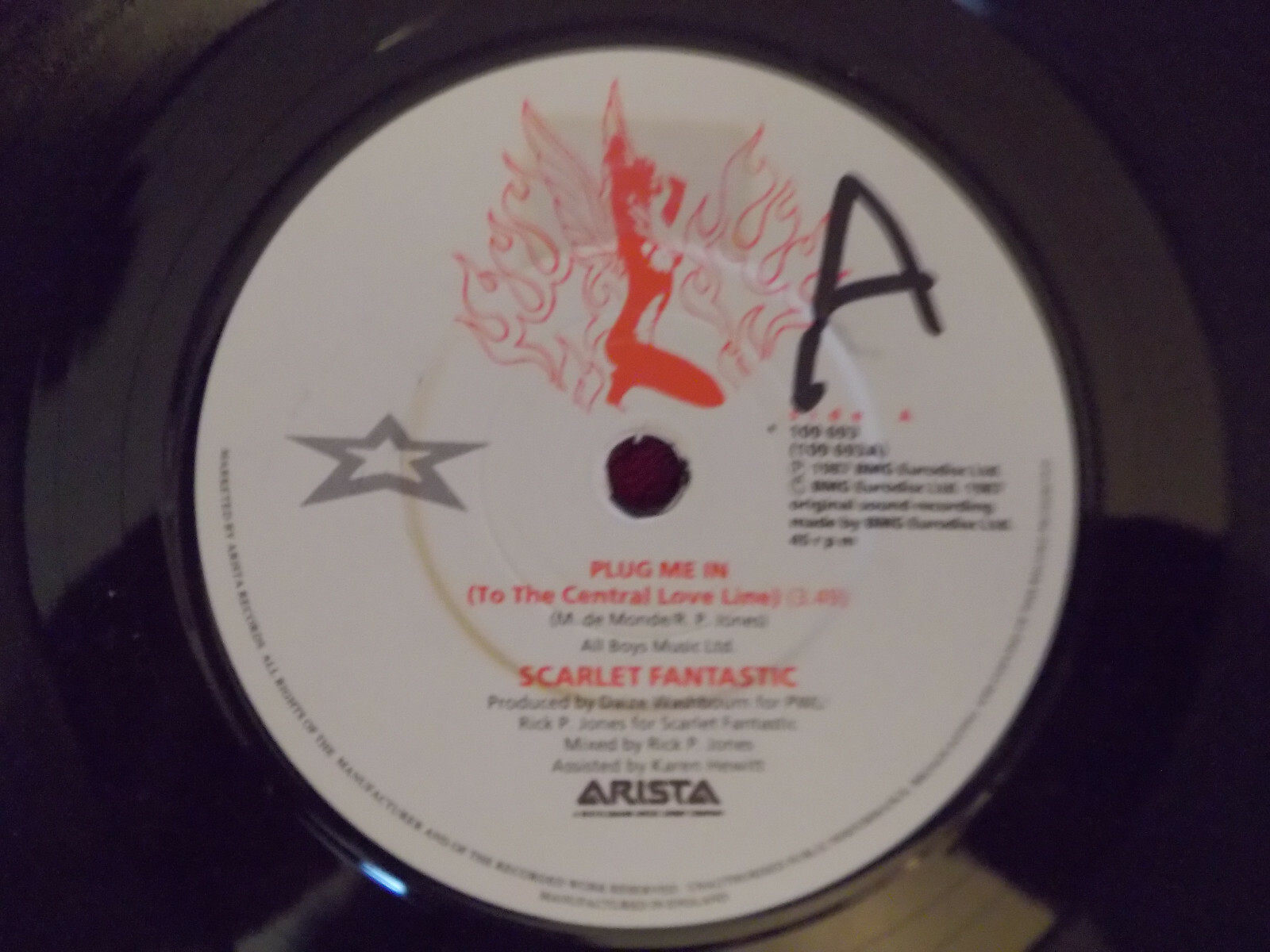 Scarlet Fantastic – Plug me in (2 Versionen), 7″-Single, Arista, 1987