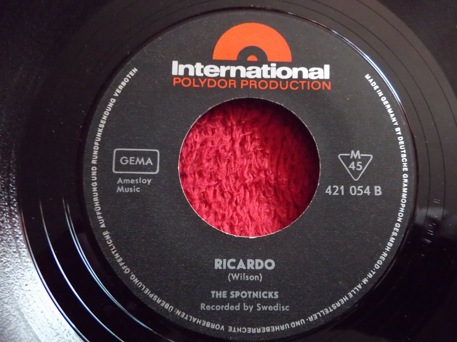 The Spotnicks – Green Eyes / Ricardo (Polydor International Records, 1966), Bild 2