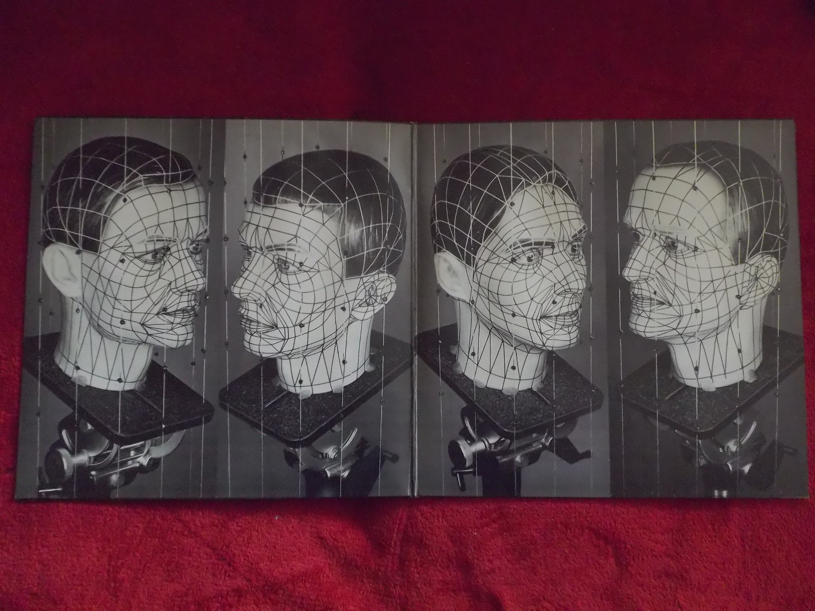 Kraftwerk – Electric Cafe (LP, EMI Records, 1986), Bild 4