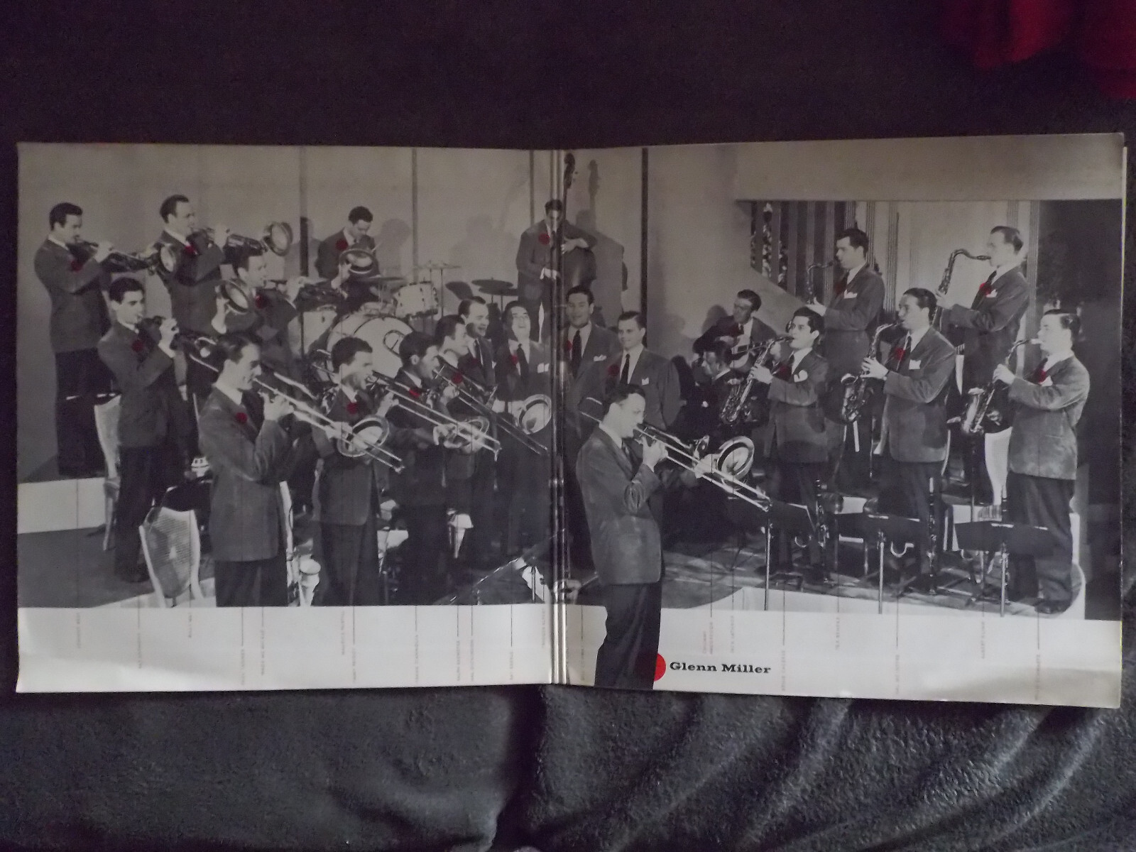 Glenn Miller und sein Orchester – Originalaufnahmen der größten Glenn-Miller-Erfolge | Bertelsmann Records 71003 | Doppel-LP, Bild 2