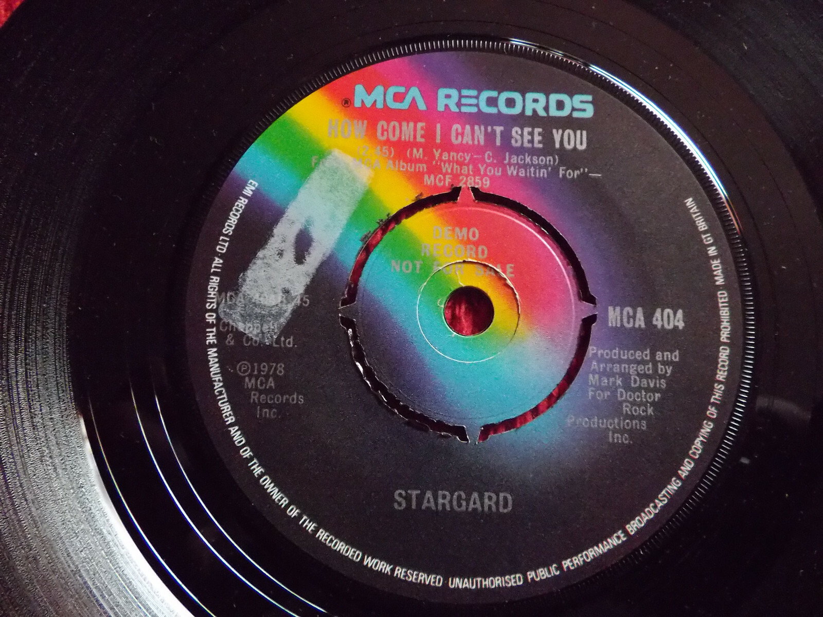 Stargard – Sensuous Woman / How Come I Can´t See You (MCA 404, Demo-Single), Bild 2