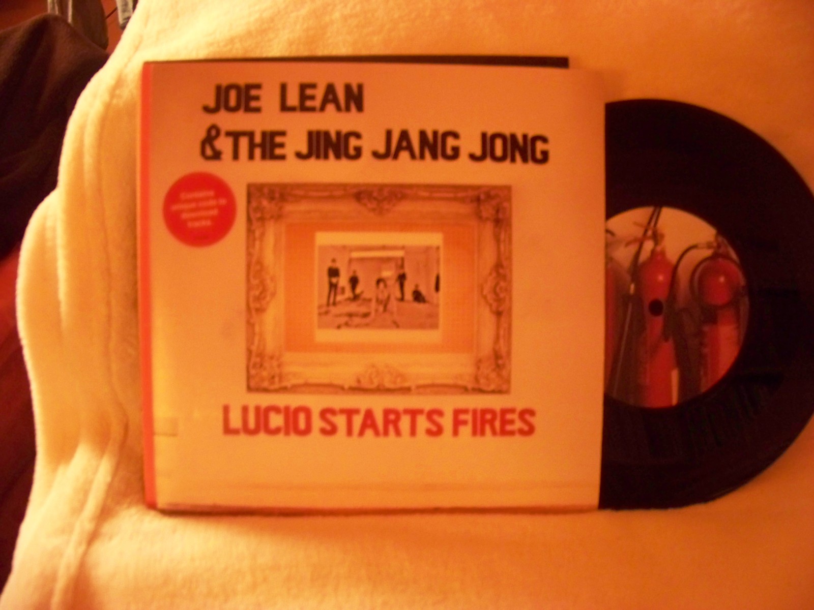 Joe Lean & the Jing Jang Jong – Lucio Starts Fires / Tough Terrible (7″-Single)