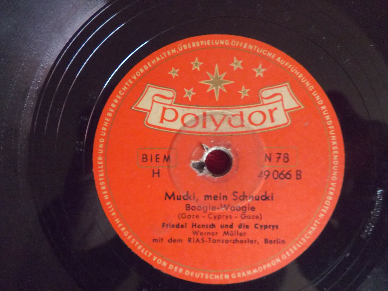 Friedel Hensch – Das kleine Liebeskarussell / Mucki, mein Schnucki (Polydor, 78 U/min, Schellack), Bild 2