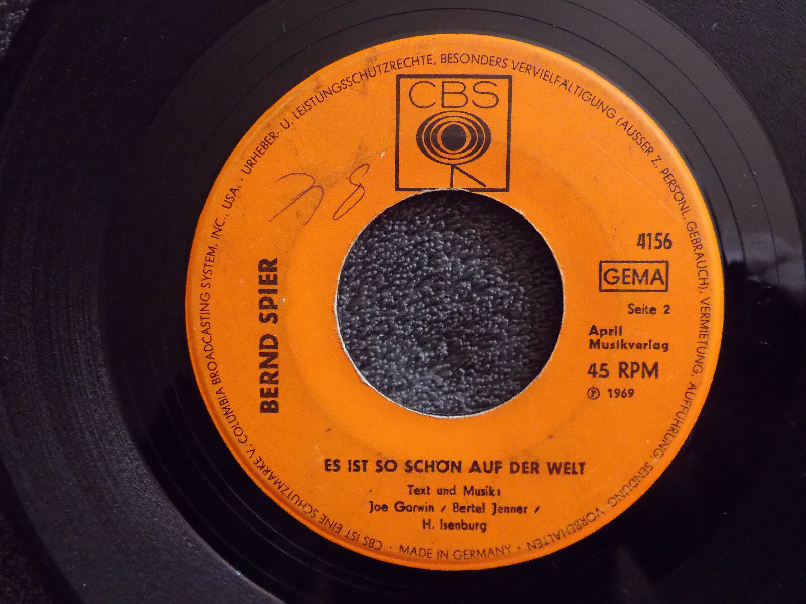 Bernd Spier – Pretty Belinda / Es ist so schön auf der Welt (CBS Records 4156), Bild 2