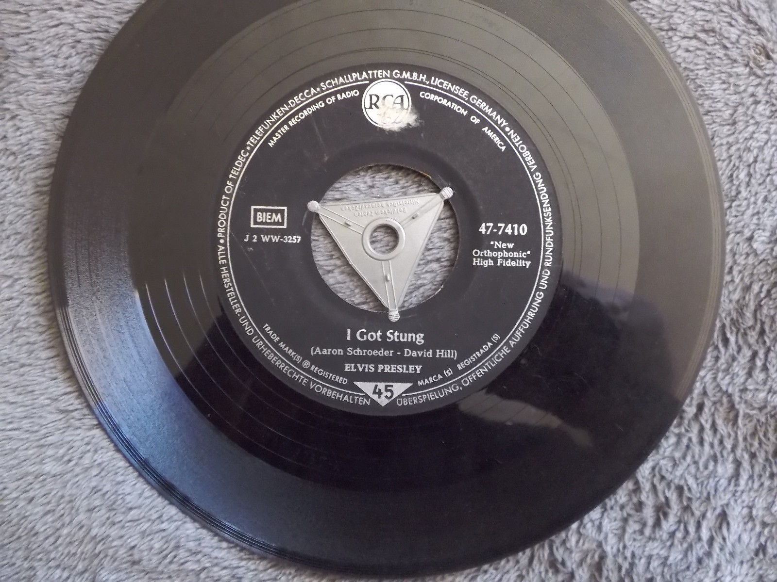 Elvis Presley – One Night / I Got Stung | RCA Records 47-7410, Bild 2