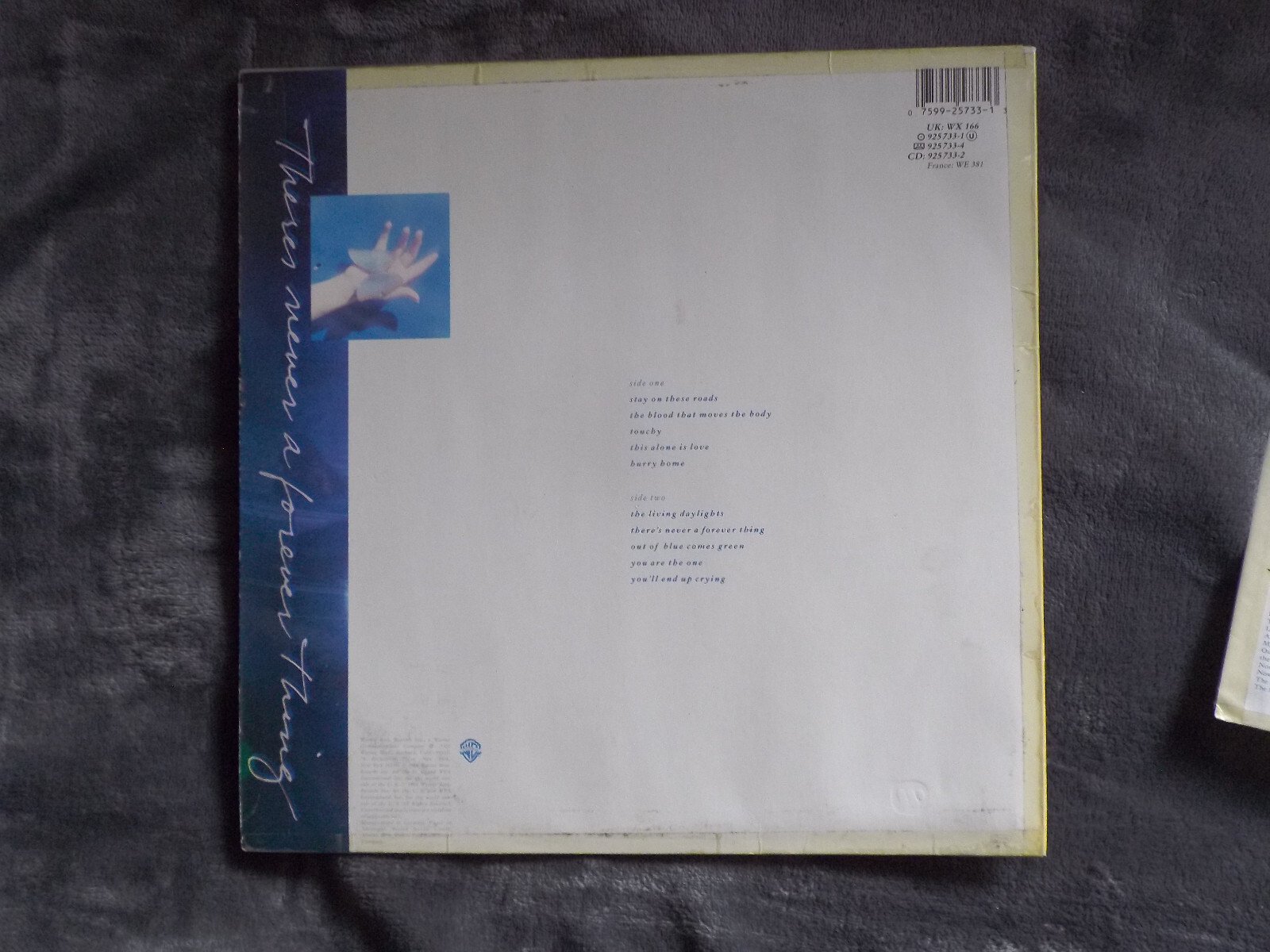 a-ha – Stay on these roads (LP, 1988, Warner Bros), Bild 4