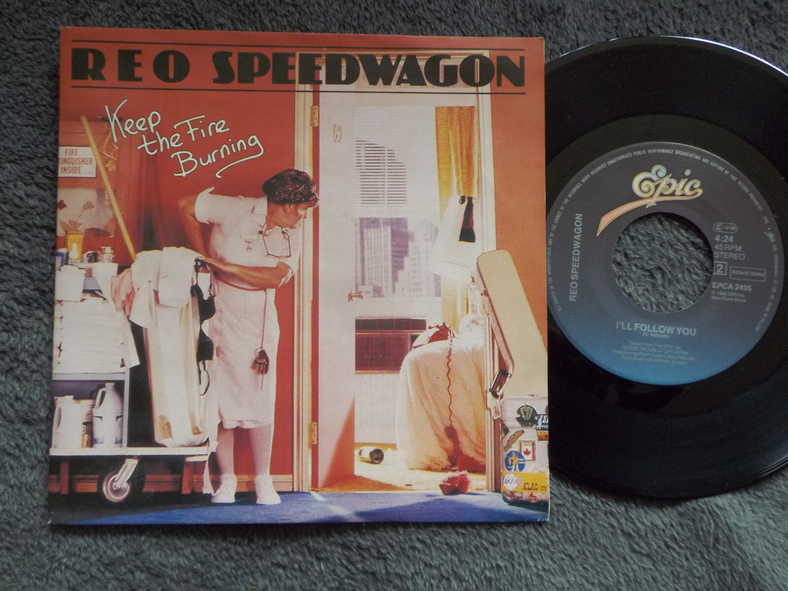 REO Speedwagon – Keep the fire burning / I´ll follow you (Epic, Niederlande, 1982)