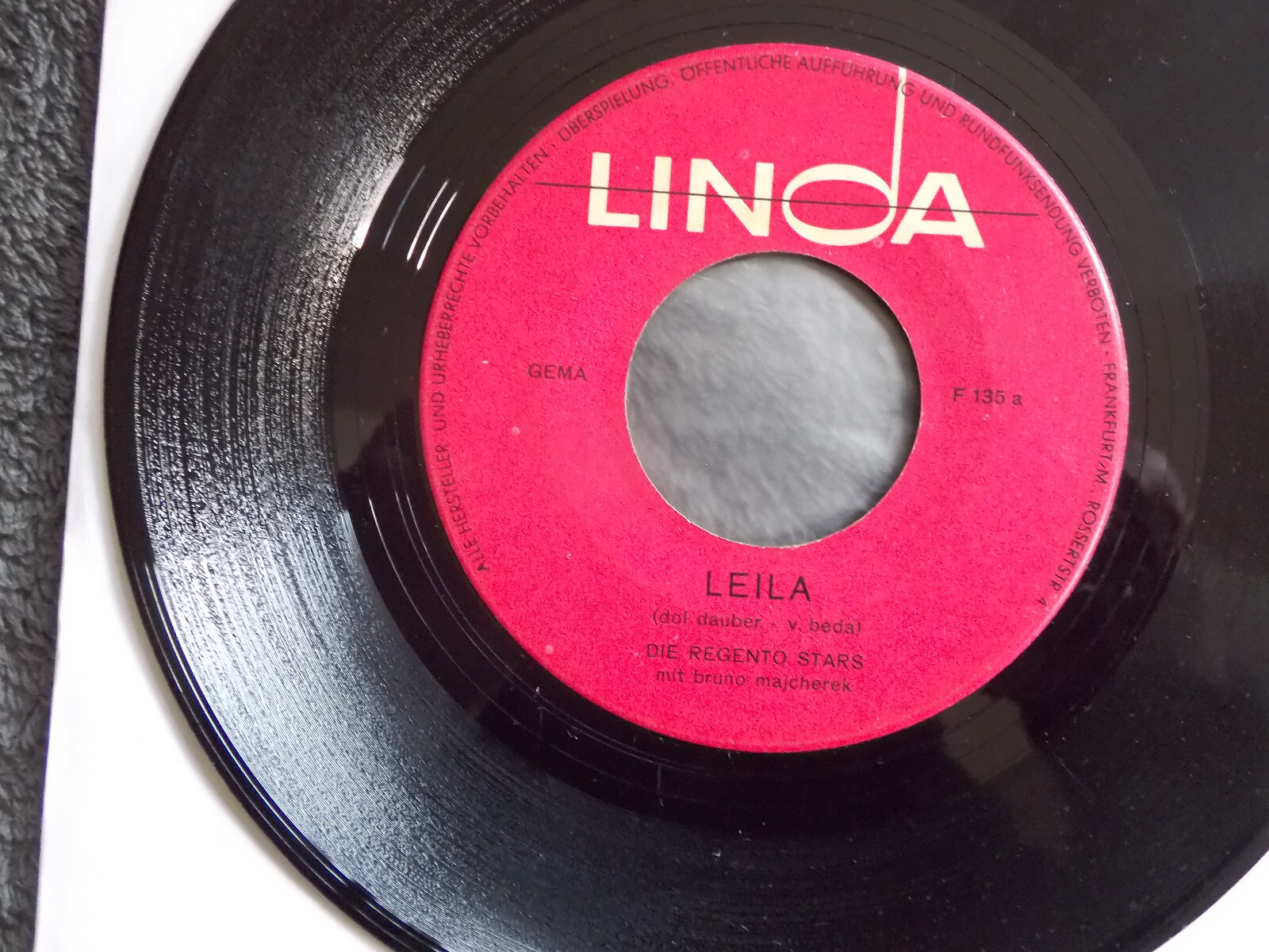 The Regento Stars – Laila / Lugano | Linda Records, F 135