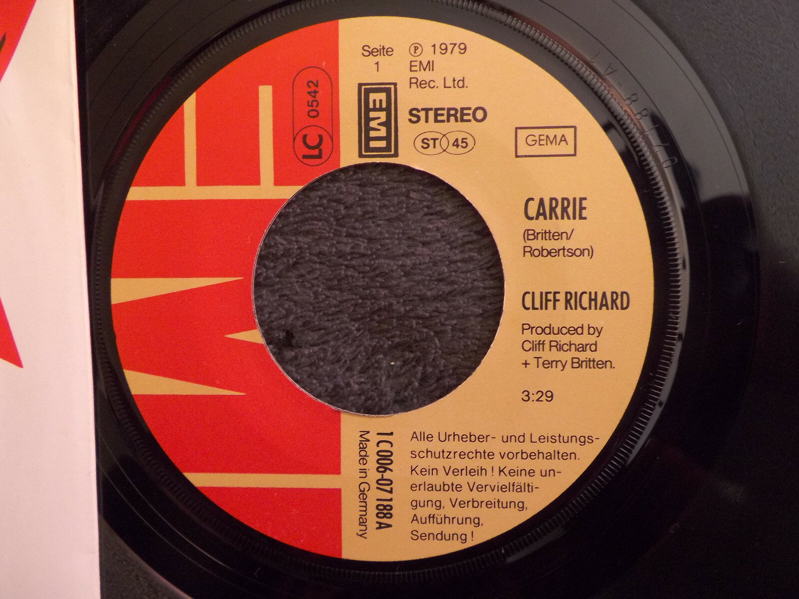 Cliff Richard – Carrie / Moving In | EMI Records · 1979, Bild 2