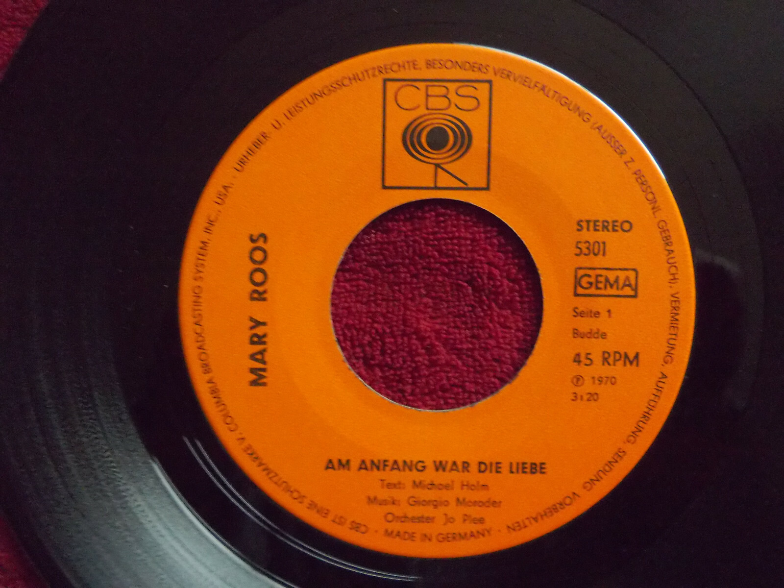 Mary Roos – Am Anfang war die Liebe / Was hat nur die Zeit aus uns´rem Glück gemacht (CBS Records 5301, 1970), Bild 2