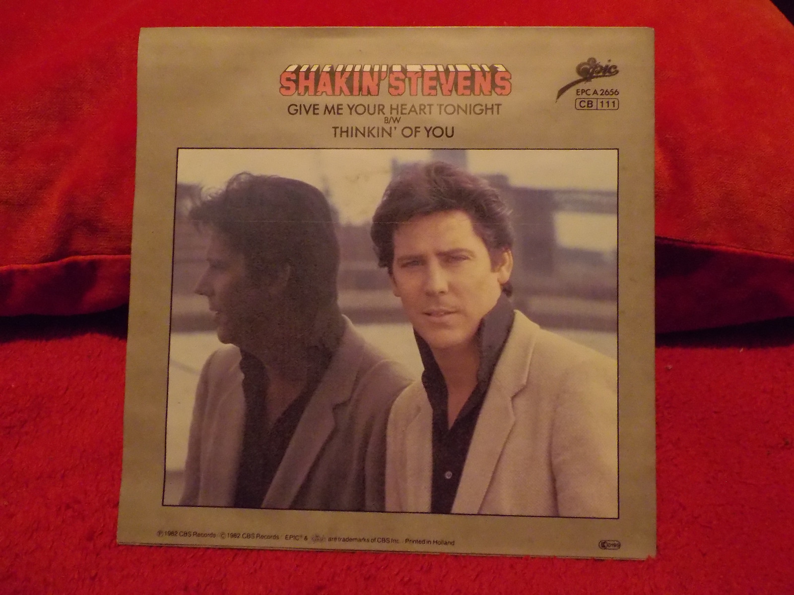 Shakin´ Stevens – Give me your heart tonight / Thinkin´ of you – Epic Single (1982), Bild 2