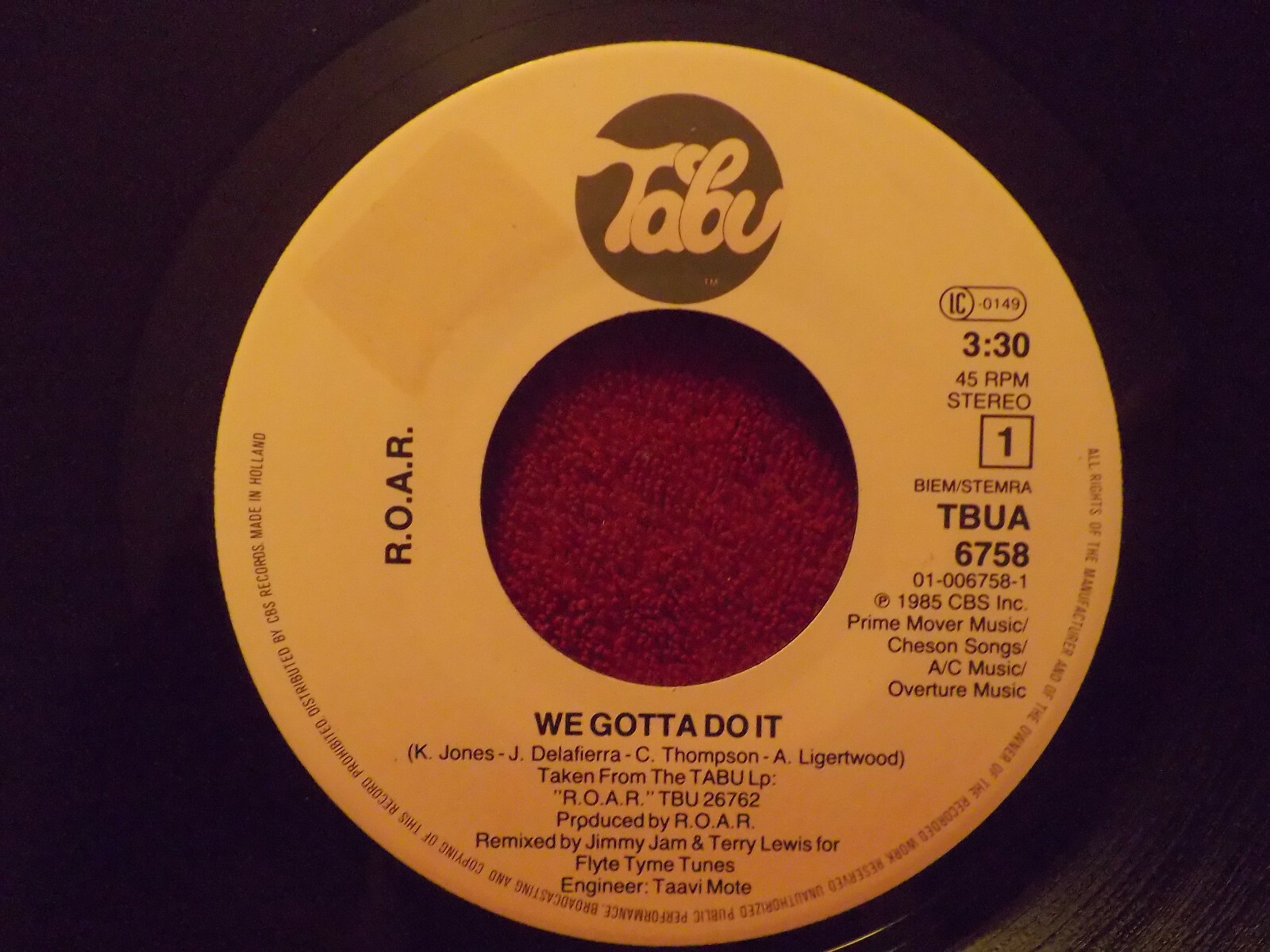 R.O.A.R. – We gotta do it / Oye mi gente (7″-Single)