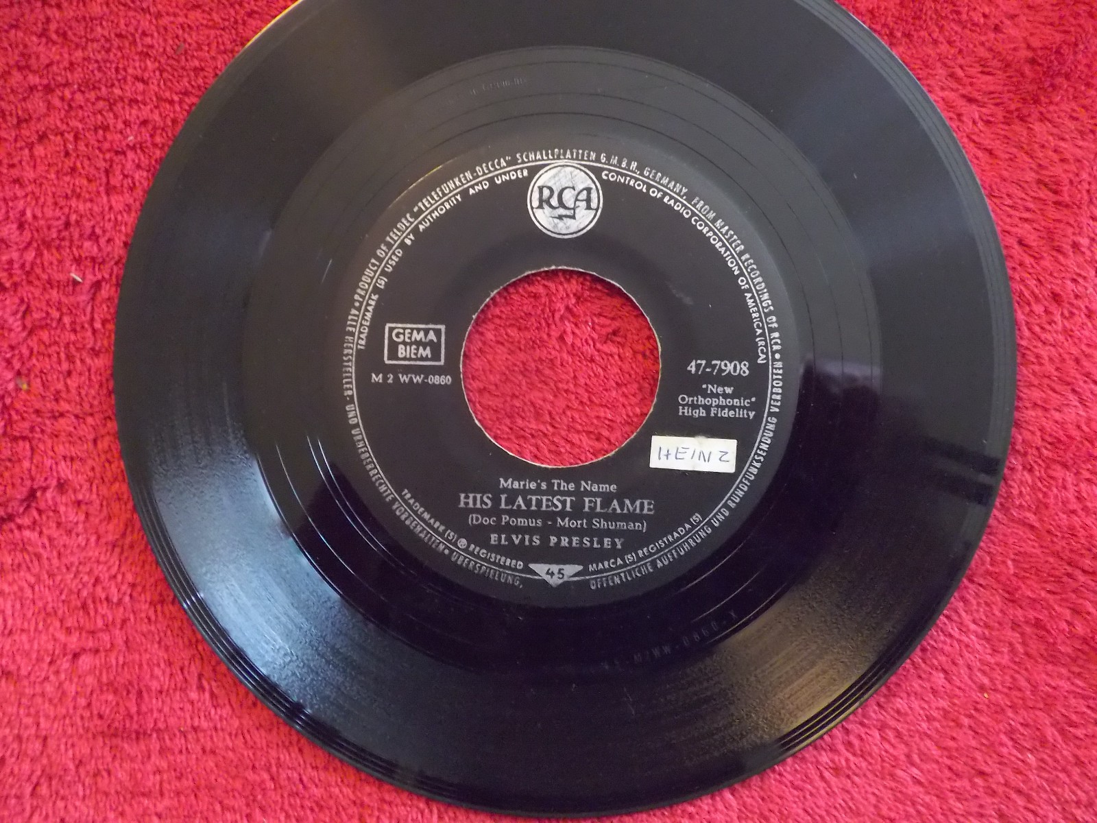 Elvis Presley – His latest flame / Little sister (RCA Records, 45-7908)