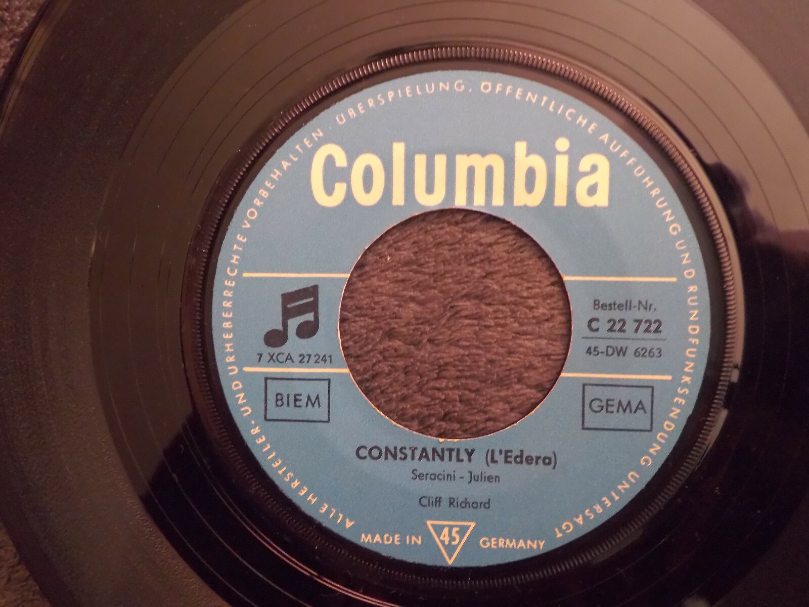 Cliff Richard – True true lovin´ / Constantly, Bild 2