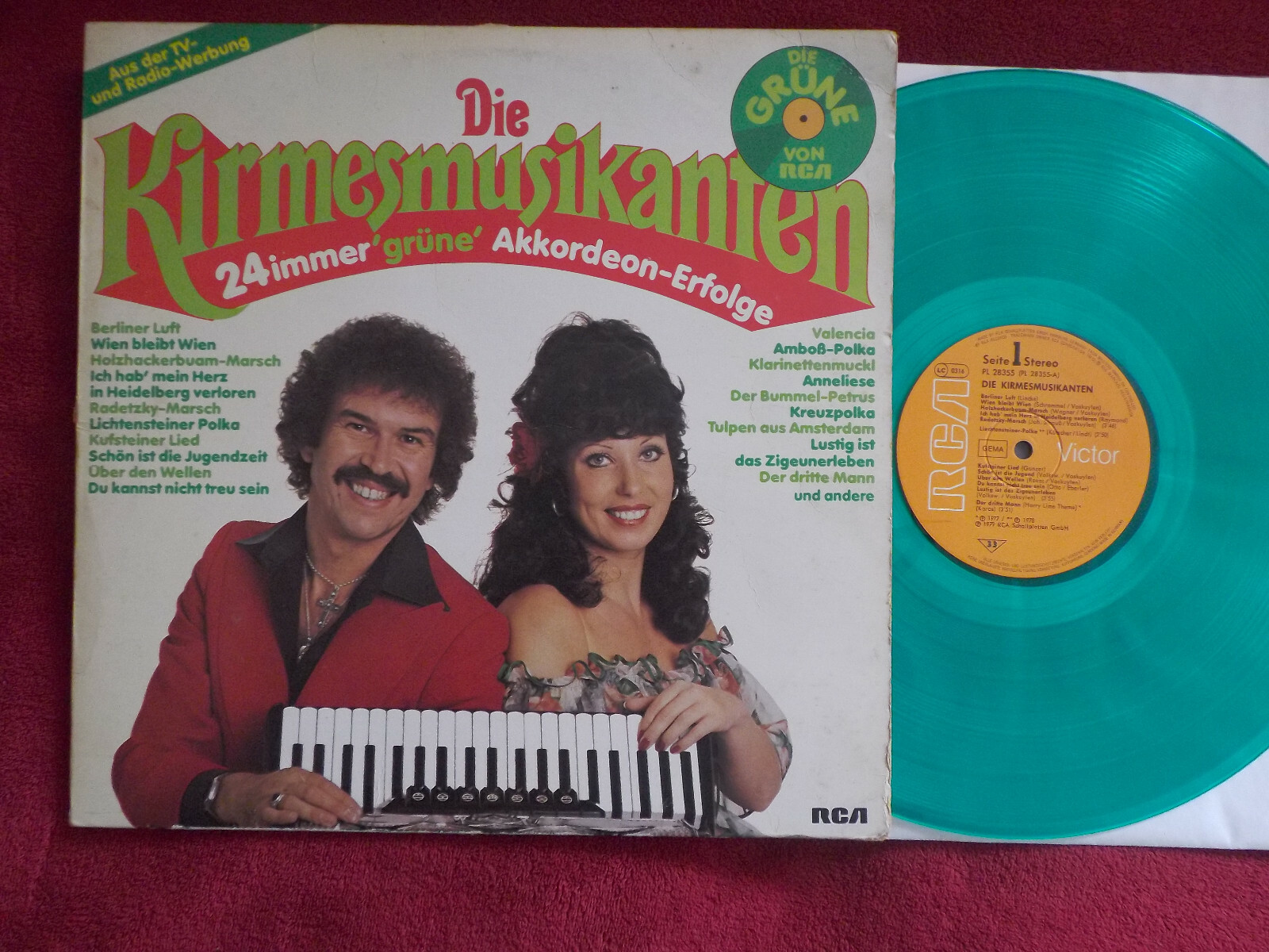 Die Kirmesmusikanten – 24 immer grüne Akkordeon-Erfolge | RCA Records, LP, Green Vinyl (1979), Bild 2