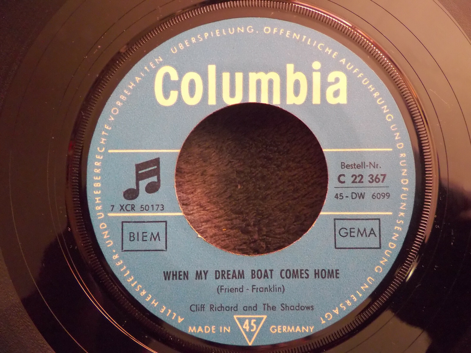 Cliff Richard – When My Dream Boat Comes Home / I’m Walking (Columbia, C 22 367)