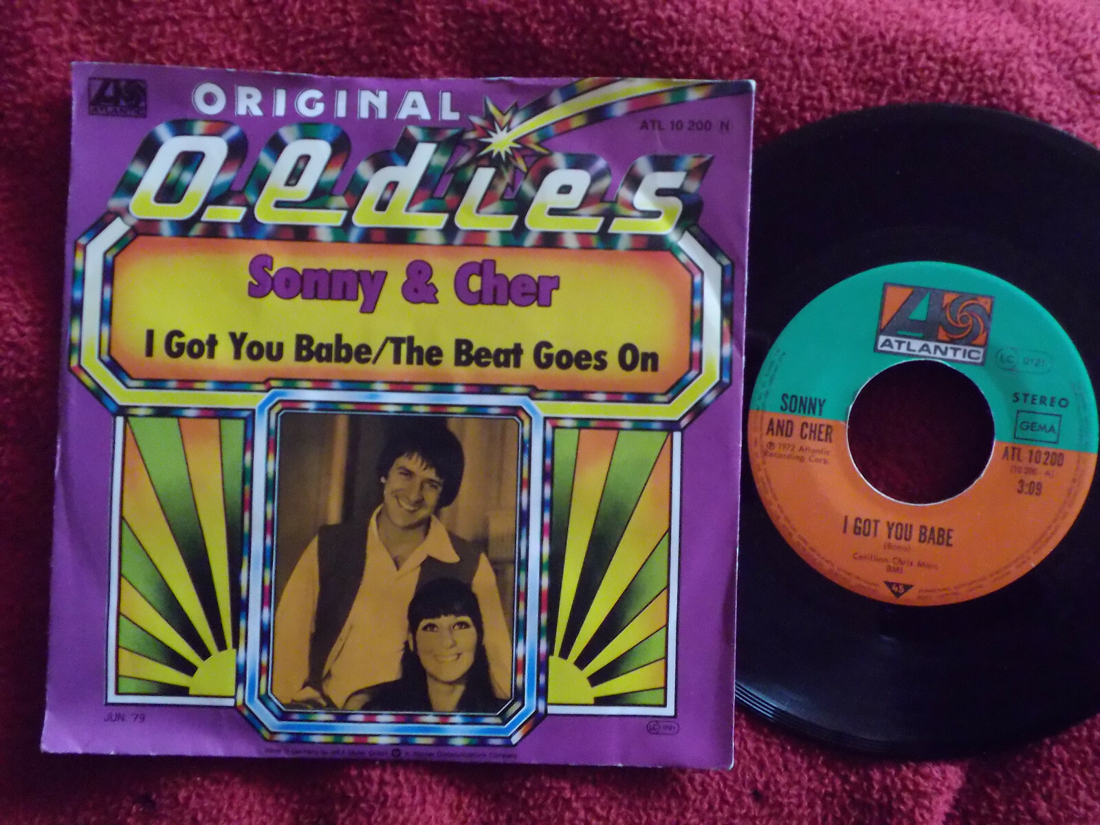 Sonny & Cher – I Got You Babe / The Beat Goes On (45er, Atlantic Records, ATL 10 200, Deutschland 1979)