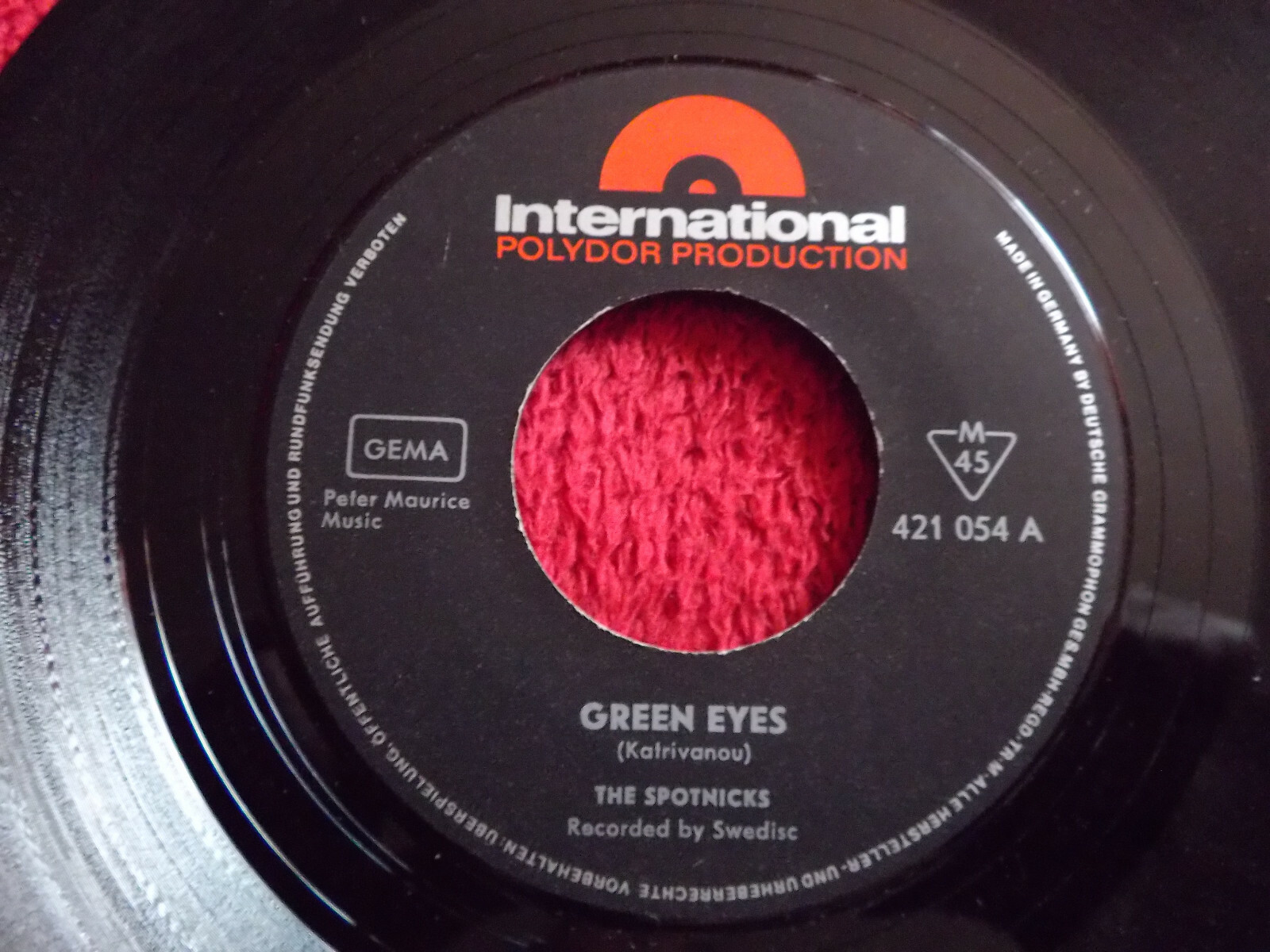 The Spotnicks – Green Eyes / Ricardo (Polydor International Records, 1966)