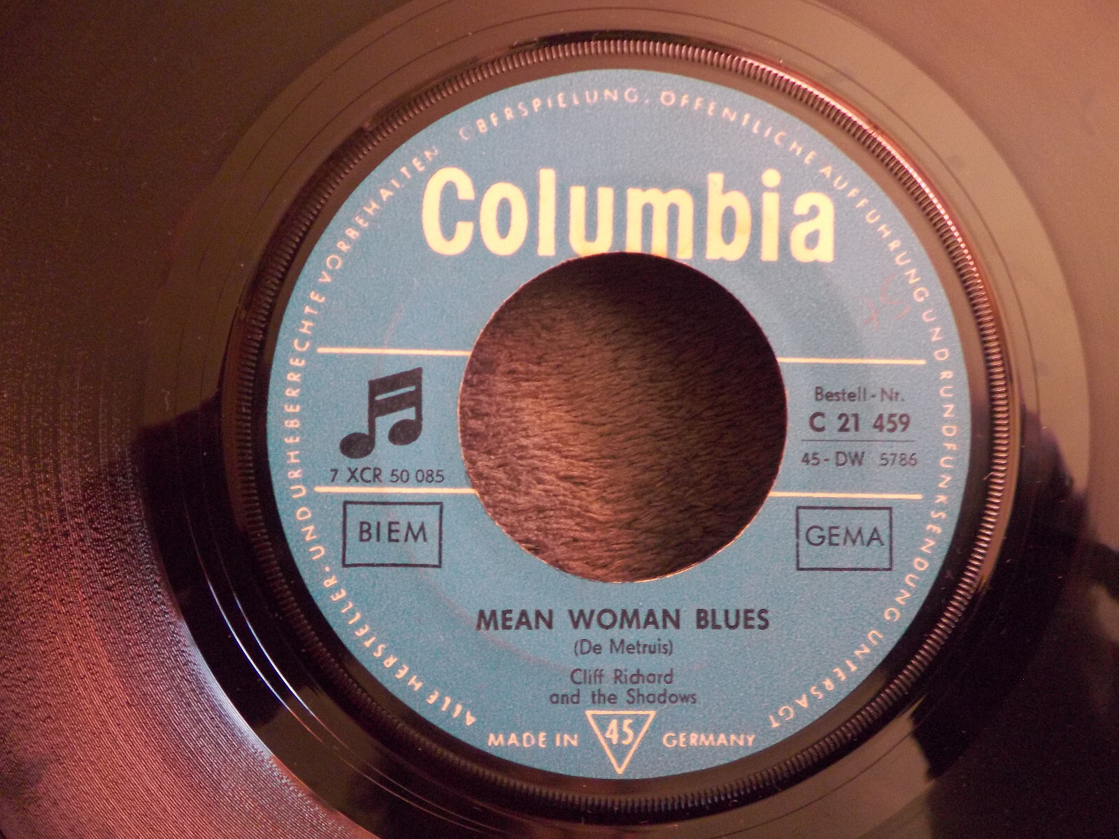 Cliff Richard – Fall in love with you / Mean woman blues (Columbia 45 U/min)