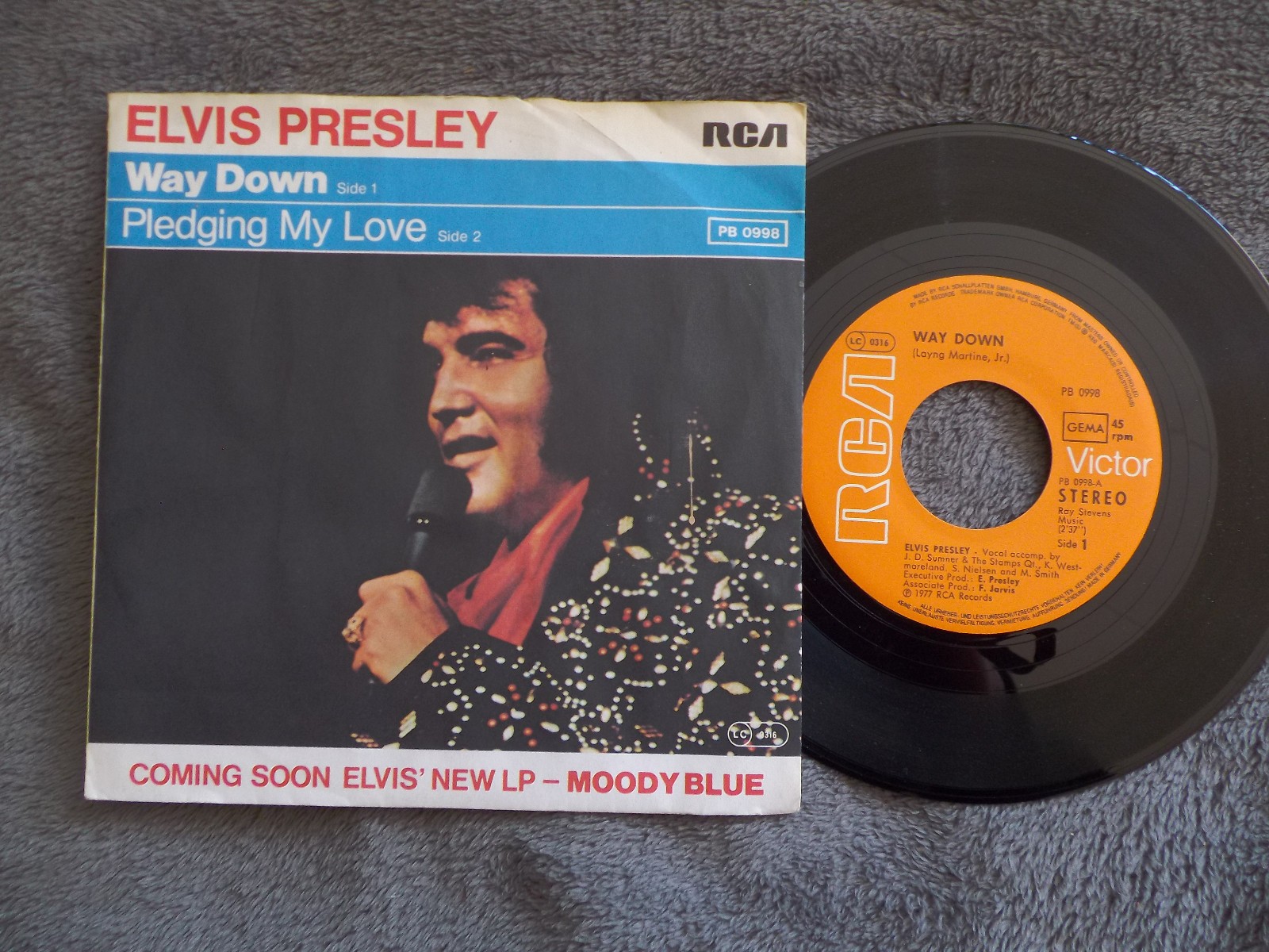 Elvis Presley – Way down / Pledging my love | RCA Victor, PB 0998 (1977)