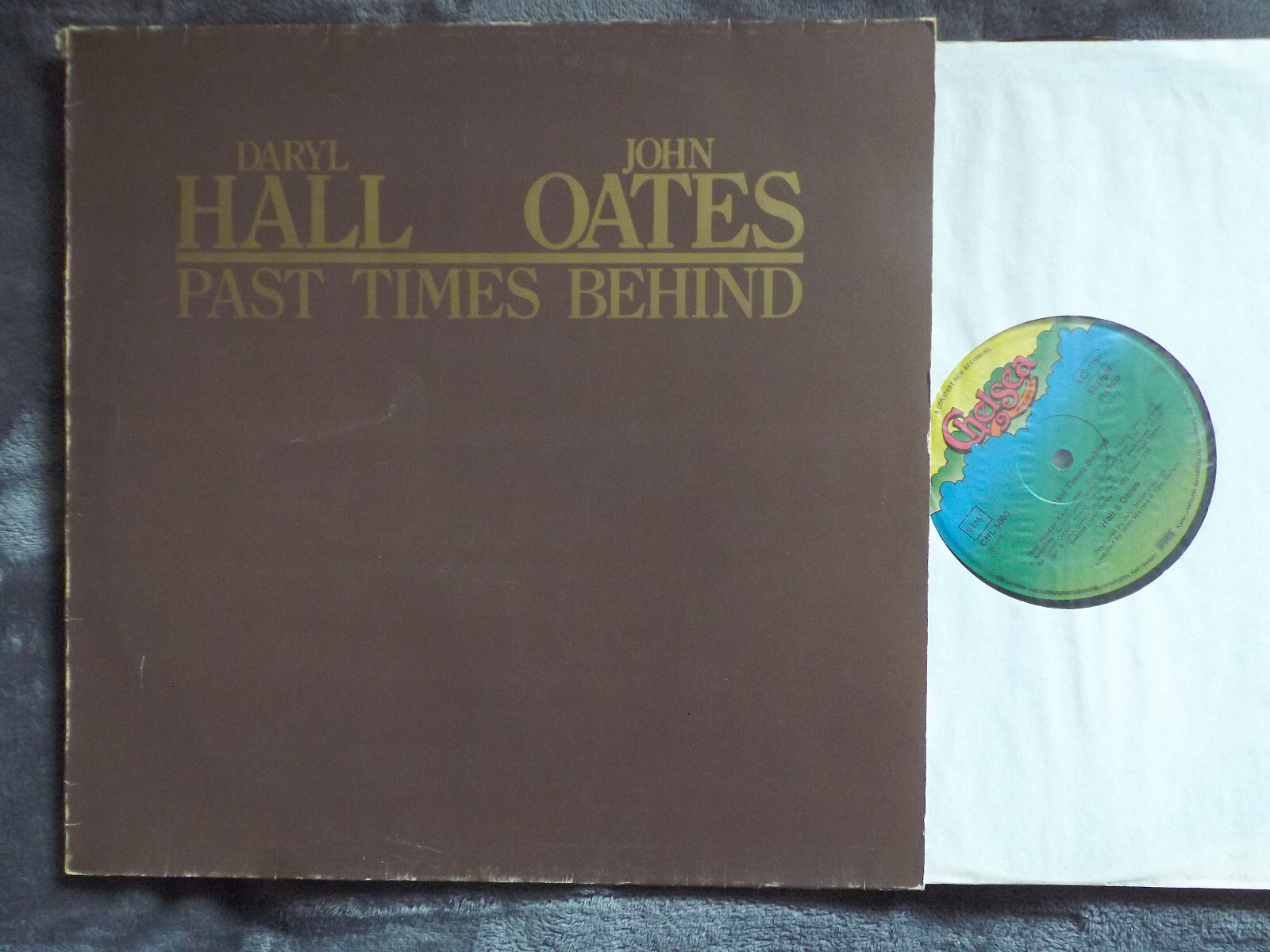 Daryl Hall & John Oates – Past Times Behind | Chelsea Records CHL 5003